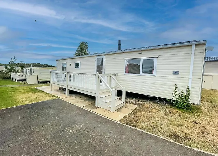 Brilliant 6 Berth Caravan With Decking At Heacham Beach Park Ref 21031A